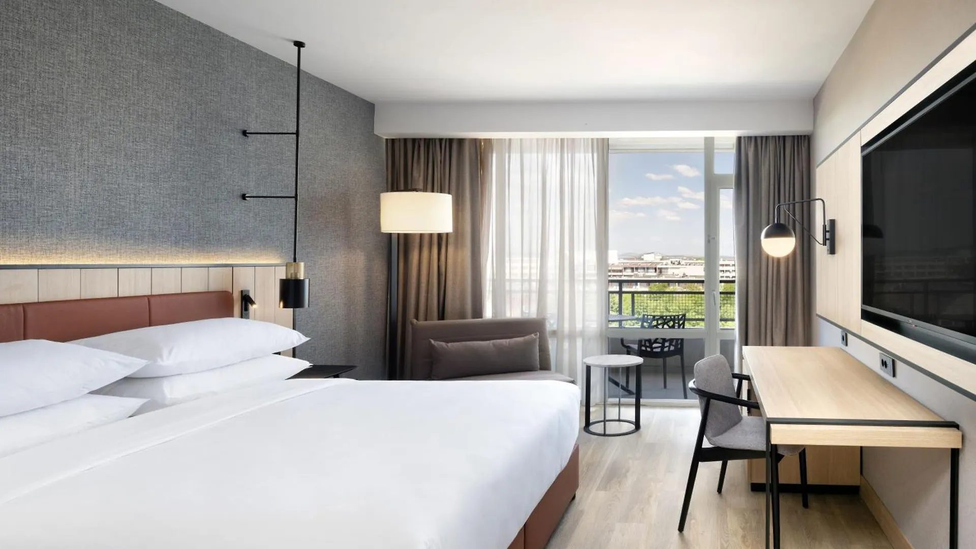 Four Points By Sheraton Napospart